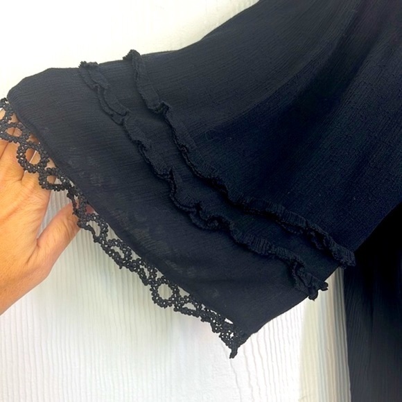 Anthropologie- Black Gauze Ruffles Neck And Sleeves Short Sleeve Blouse SZ Small - Picture 5 of 12